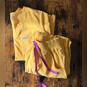 Figs DANDELION Scrub Set